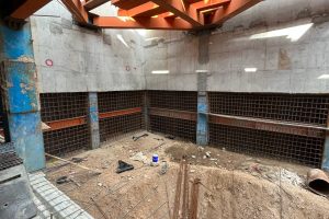 کنترل دقیق اجرای سازه فولادی تاپ‌داون در پروژه گودبرداری